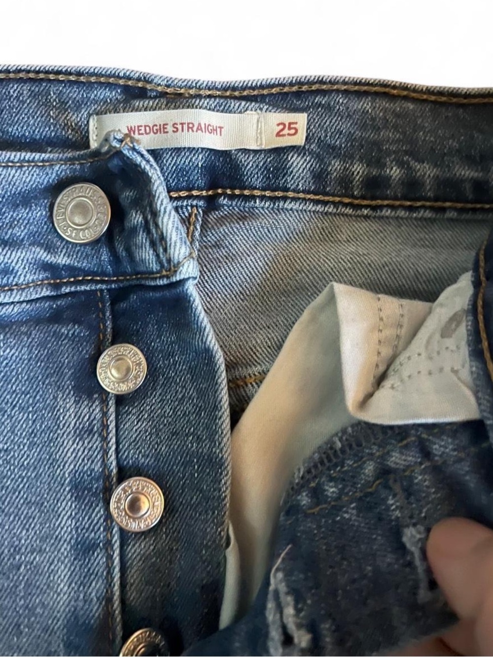 Levi's Wedgie Straight Jeans in Blue Denim 25 Button